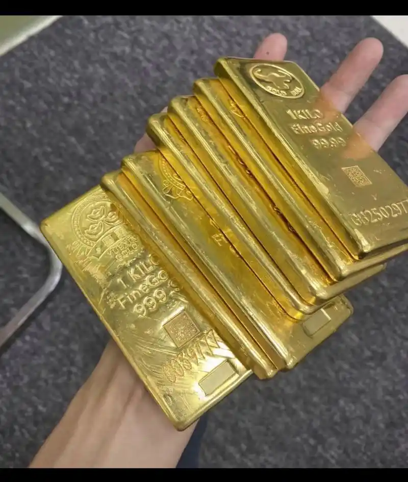 金价暴跌时，典当比直接卖掉更明智？三个理由告诉你为什么